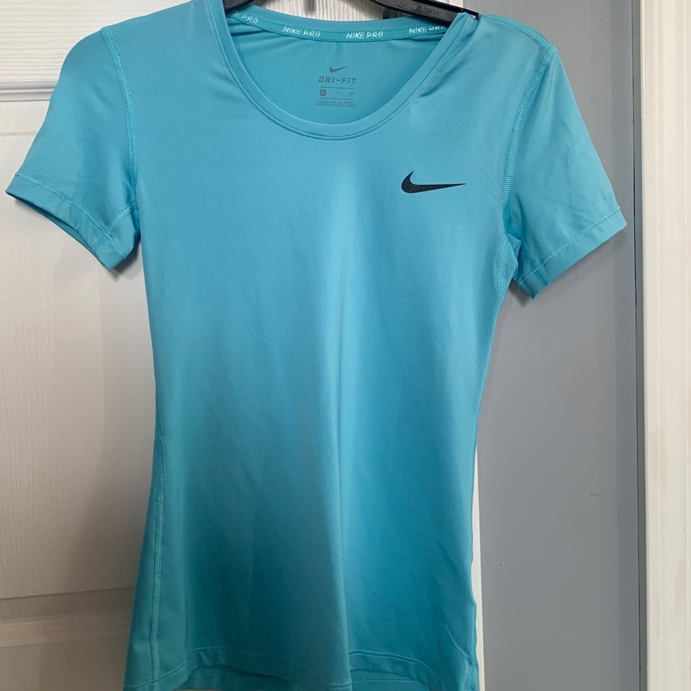 Nike dri-fit tee